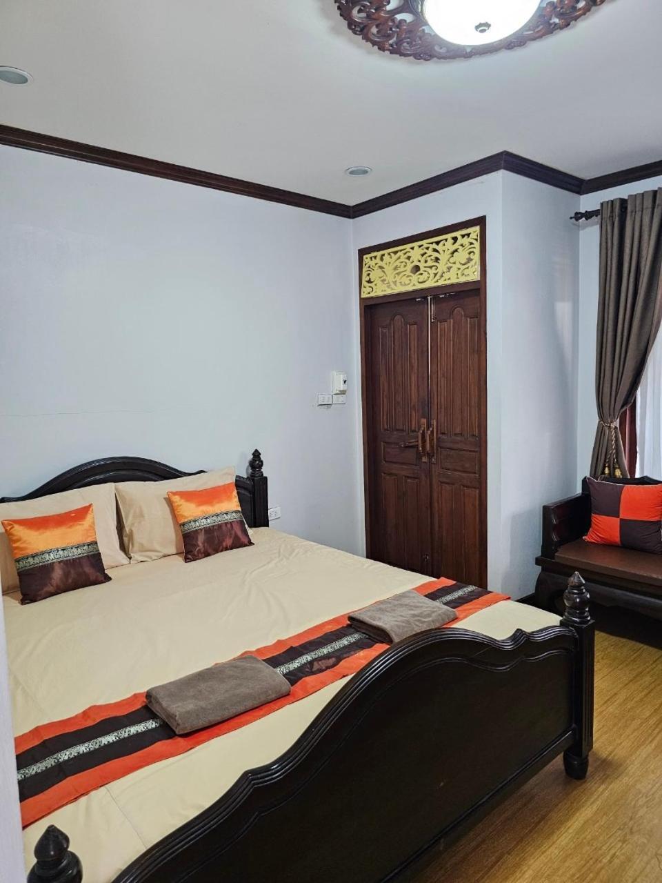 Banchan Hostel Ayutthaya Bagian luar foto