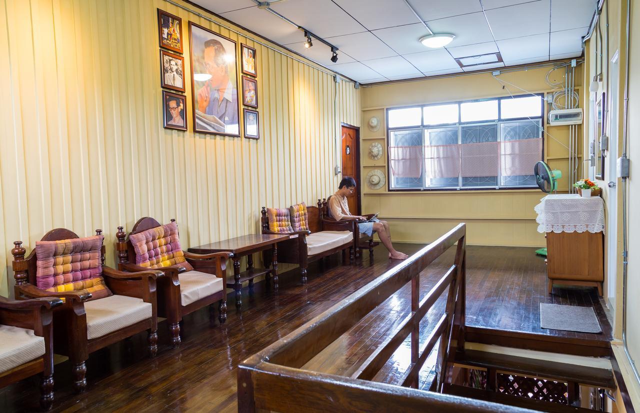 Banchan Hostel Ayutthaya Bagian luar foto