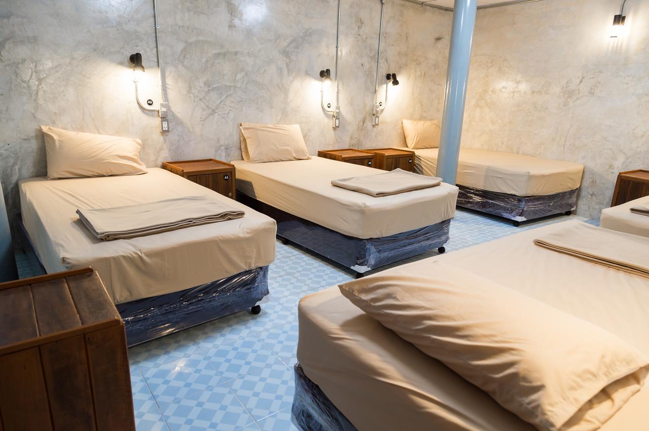 Banchan Hostel Ayutthaya Bagian luar foto
