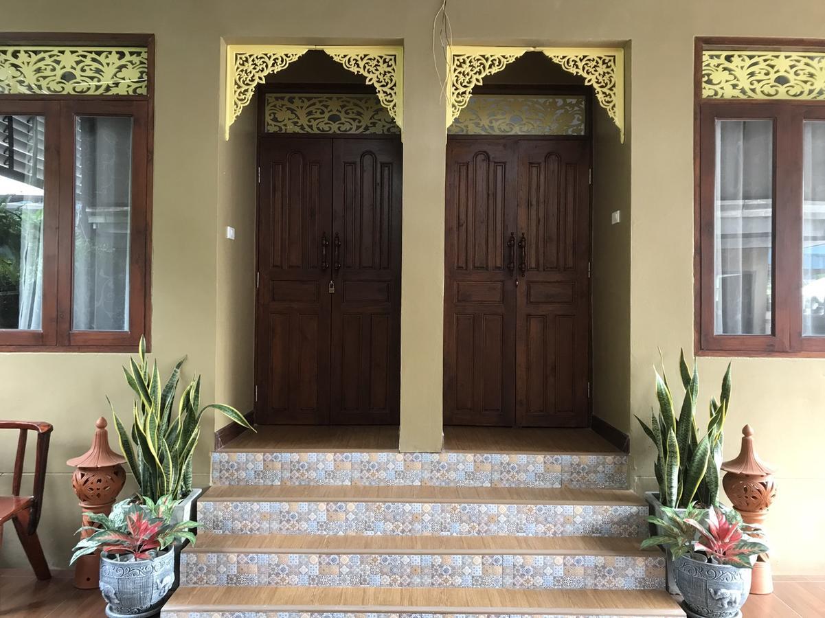 Banchan Hostel Ayutthaya Bagian luar foto