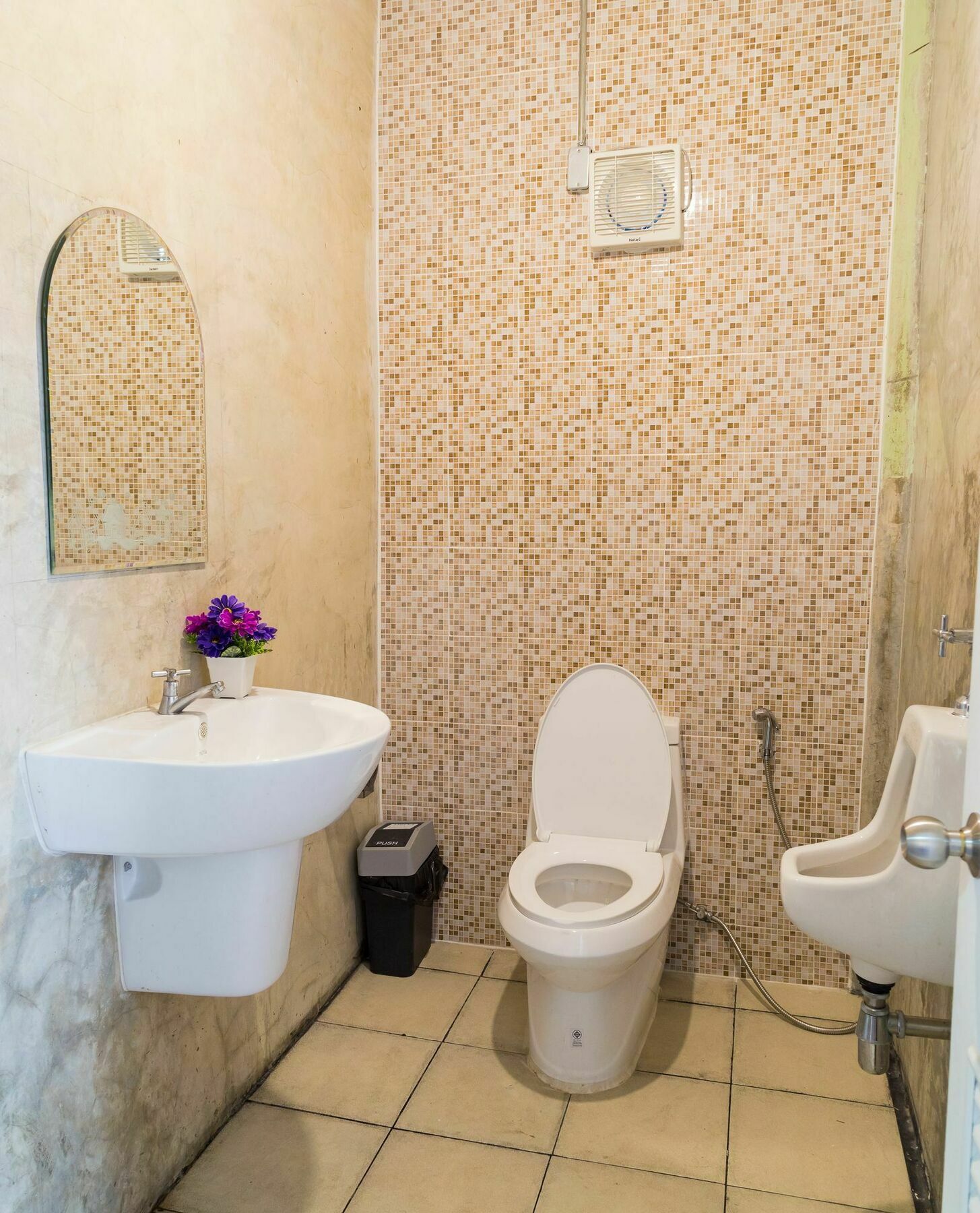 Banchan Hostel Ayutthaya Bagian luar foto