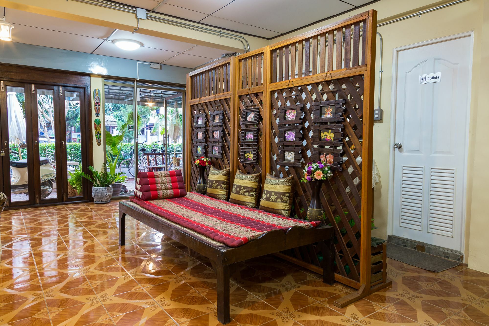 Banchan Hostel Ayutthaya Bagian luar foto
