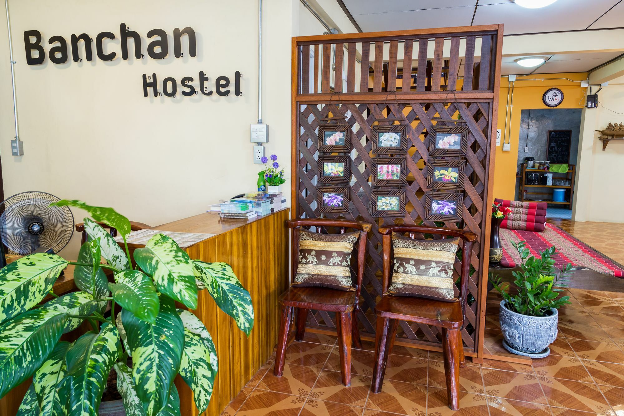 Banchan Hostel Ayutthaya Bagian luar foto