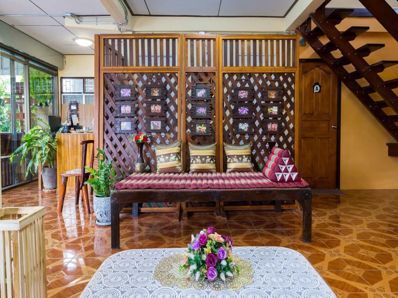 Banchan Hostel Ayutthaya Bagian luar foto